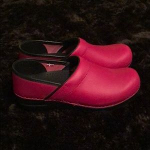 Women’s Sanita Clogs